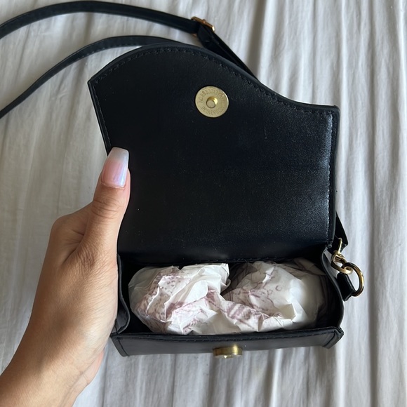 black shein mini crossbody bag - Picture 3 of 3